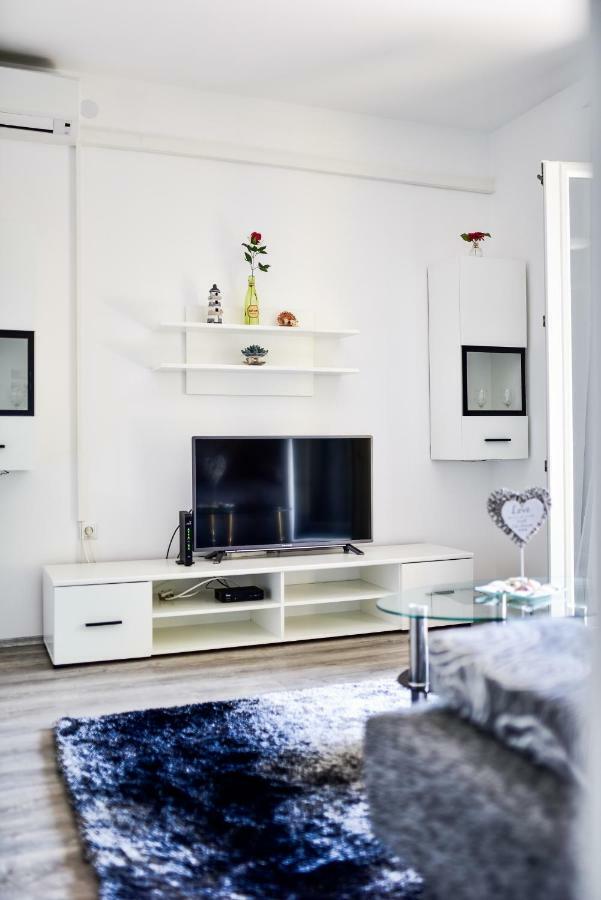 Apartment Bliss *